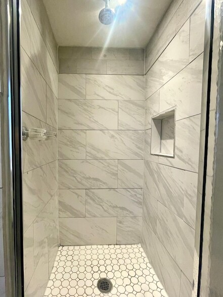 Building Photo - 307 E Mitchell St