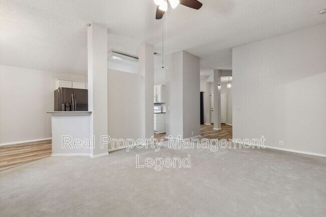 Building Photo - 1105 Dove Dr