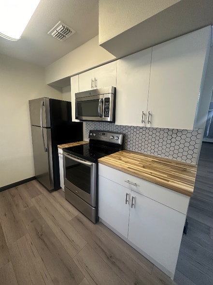 Building Photo - 8328 Cristobal Cir