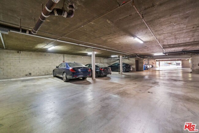 Building Photo - 1210 Kings Rd