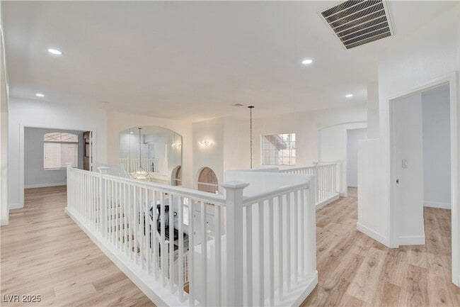 Building Photo - 871 Rainbolt Ln