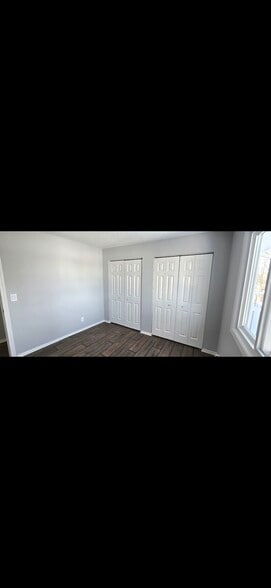 1st bedroom - 4664 Suffolk Rd