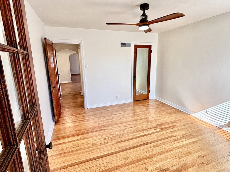 Bedroom view from the sunroom - 5070 Oleatha Ave