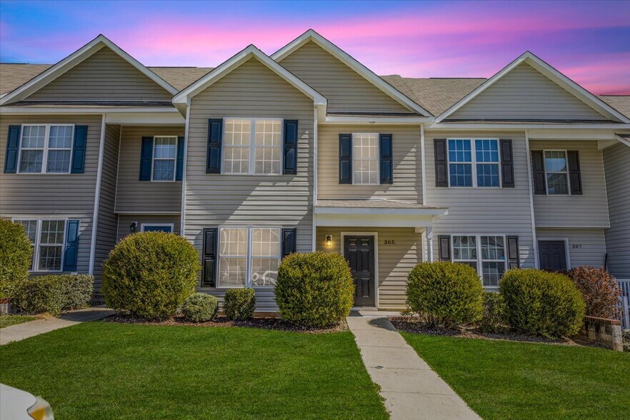 Primary Photo - 305 Whitehall Ct