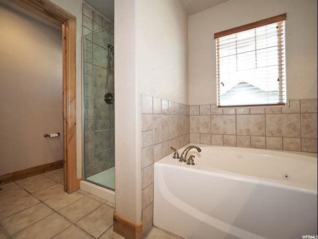 Building Photo - 6010 N Fox Pointe Cir