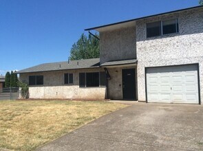 Building Photo - 670w13