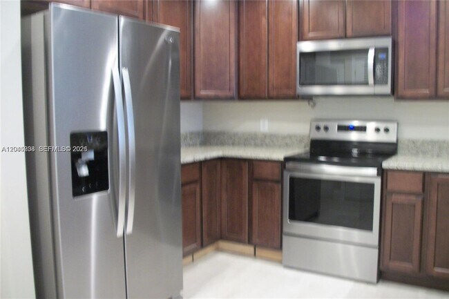 Building Photo - 13900 Lake Placid Ct