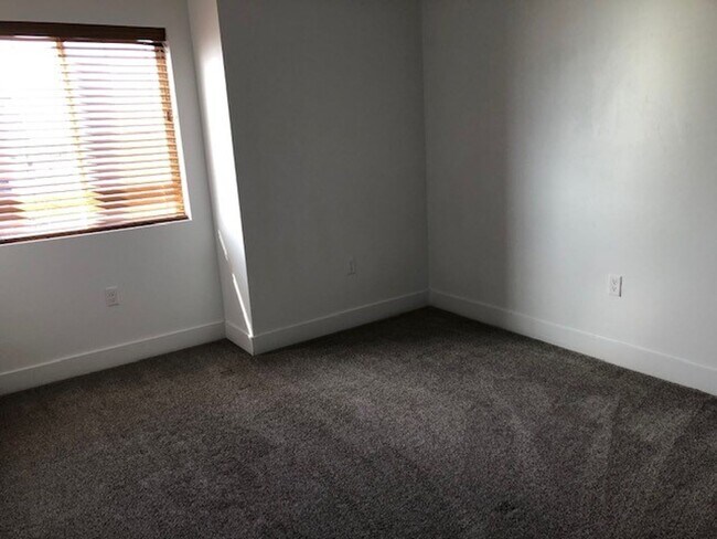 Building Photo - Mountain Vista Townhome