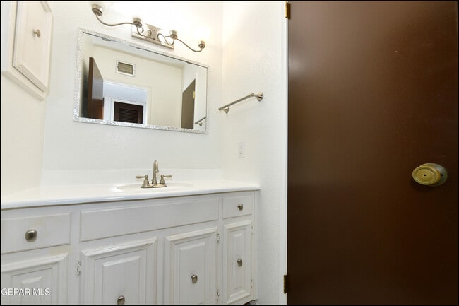 Building Photo - 6201 Escondido Dr