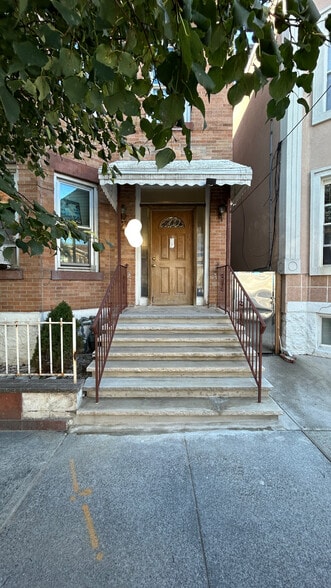 Primary Photo - 6017 Harrison Pl