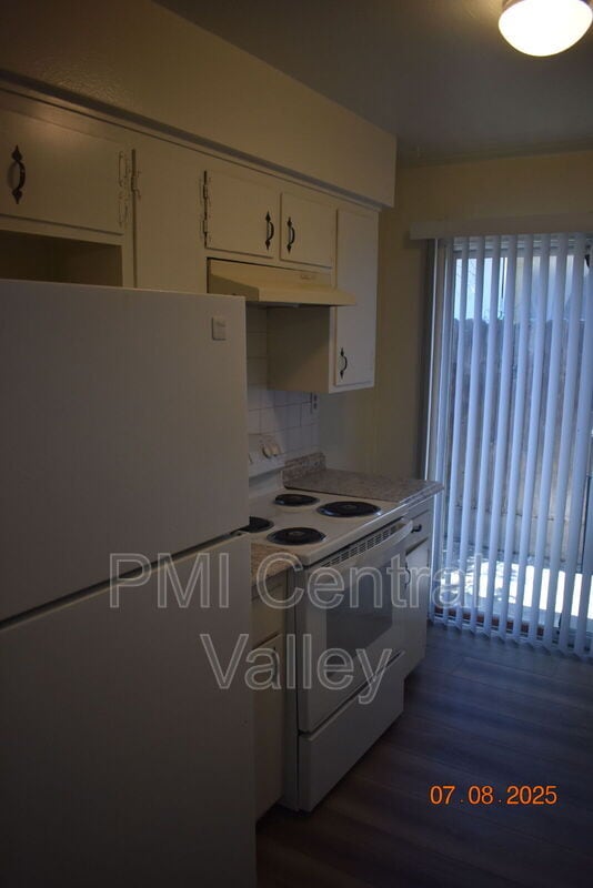Building Photo - 842 Yerba Buena Ave
