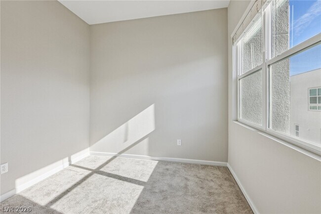 Building Photo - 3338 Esker Rdg Ave