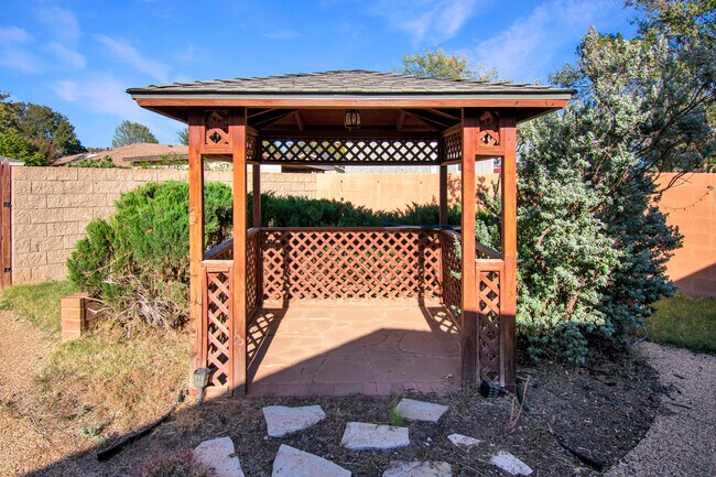 Building Photo - 5416 95th St