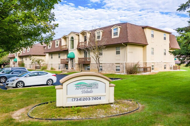 Primary Photo - 2106 Stirrup Ln