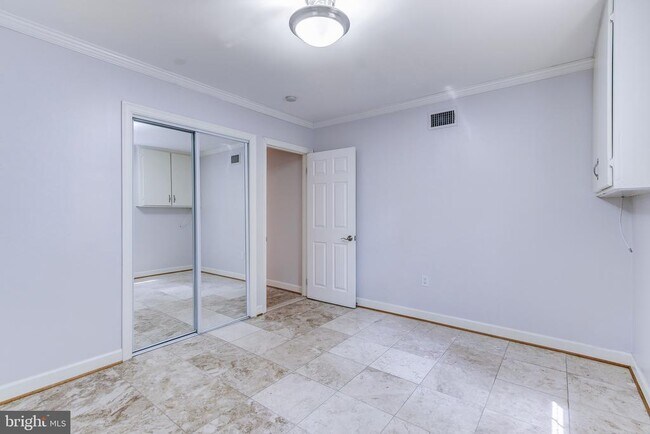 Building Photo - 3809 Great Neck Ct