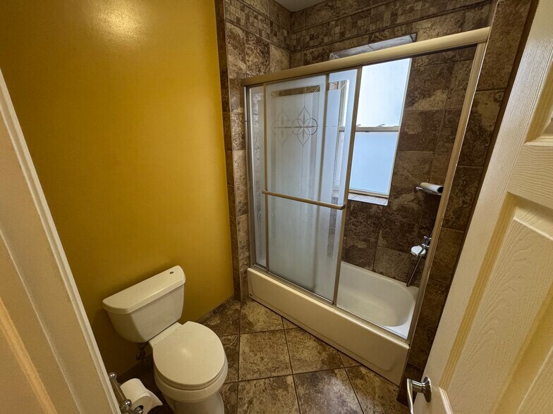 Building Photo - 3754 W Belden Ave