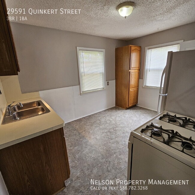 Building Photo - 29591 Quinkert St