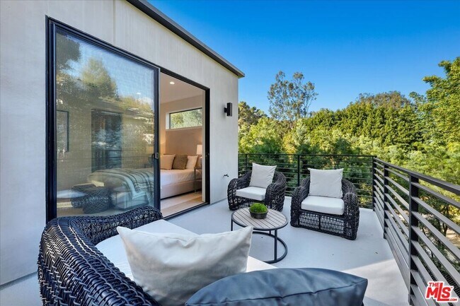 Building Photo - 2016 Stanley Hills Dr