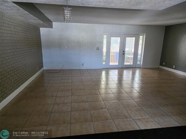 Building Photo - 2619 NW 47th Ln