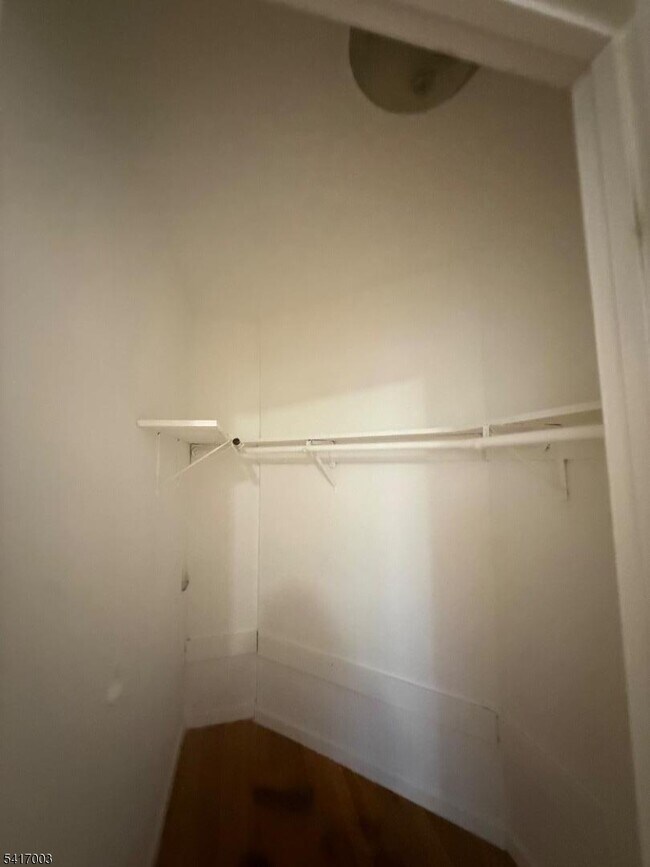 Building Photo - 335 Broadway