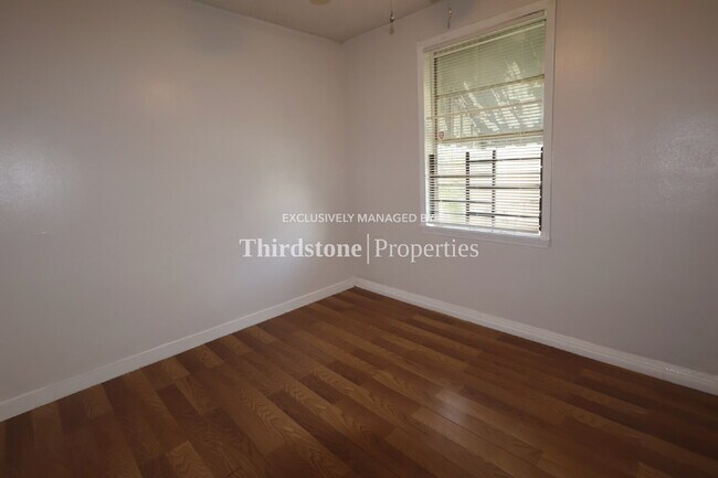 Building Photo - 1066 W 13th St