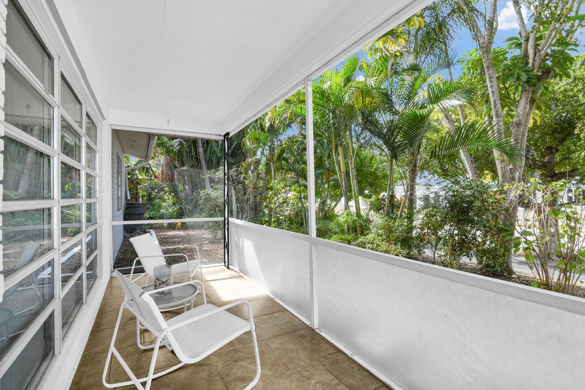 Building Photo - 702 Sunset Dr