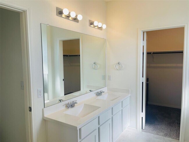 Building Photo - 208 Montauk Loop