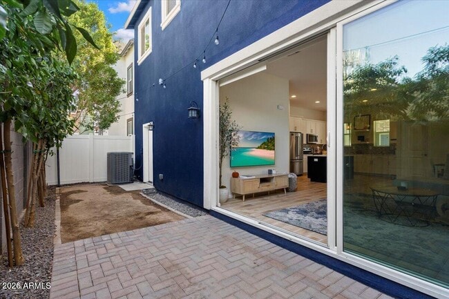 Building Photo - 710 E Boca Raton Rd