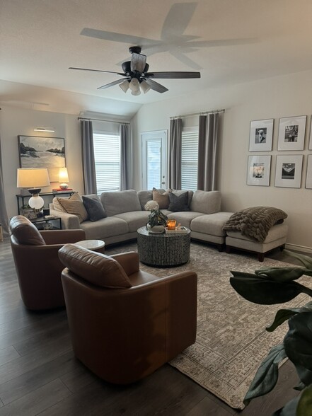 Family Room - 1104 Egret Way