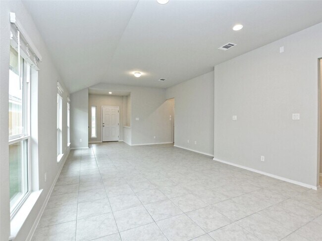 Building Photo - 214 Trailside Ln