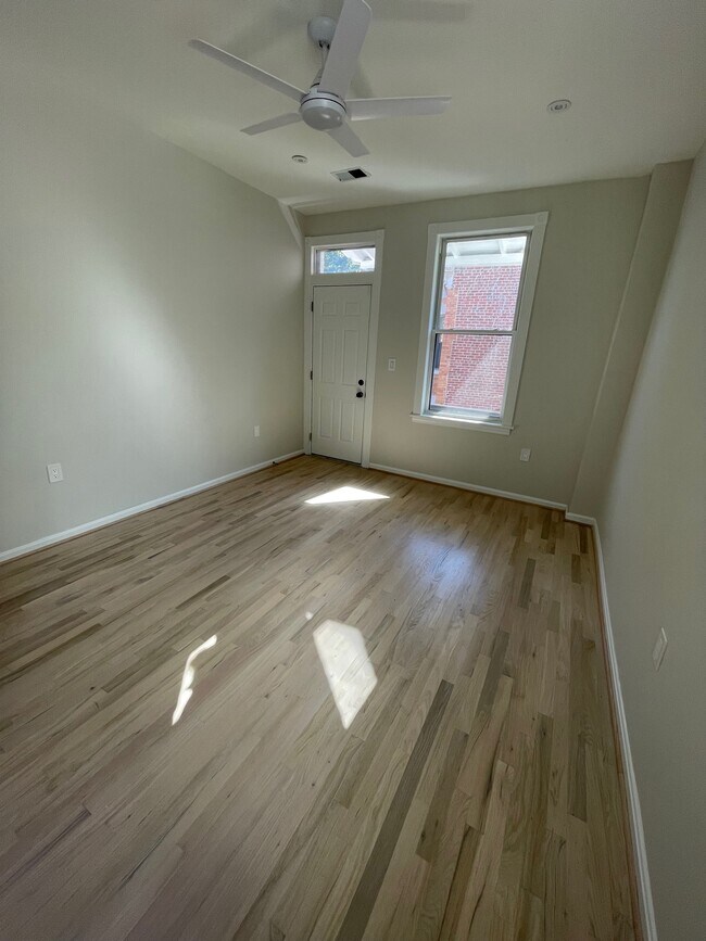 Building Photo - 3131 11th St NW