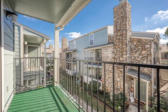 Building Photo - 3758 Tanglewilde St