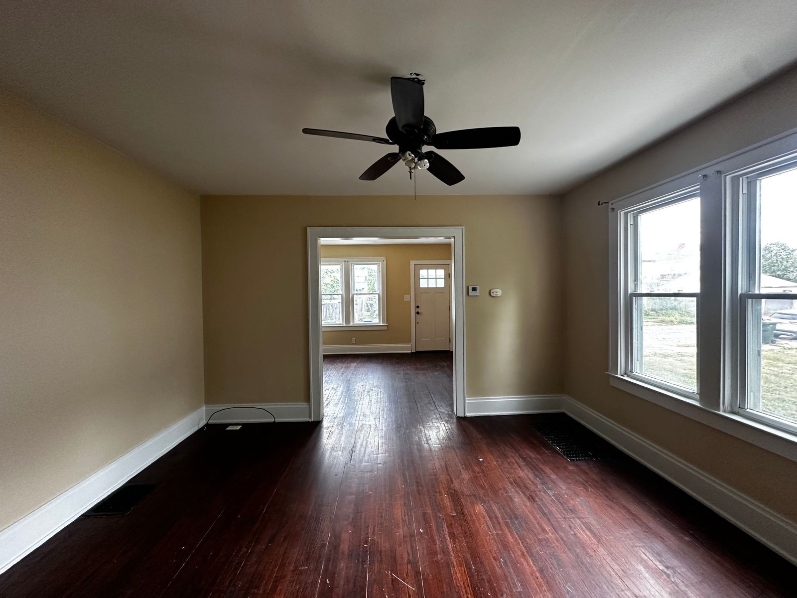 Building Photo - 547 E Deshler Ave