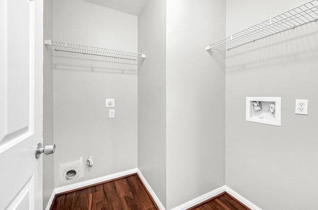 Building Photo - 4018 Floral Way Ct