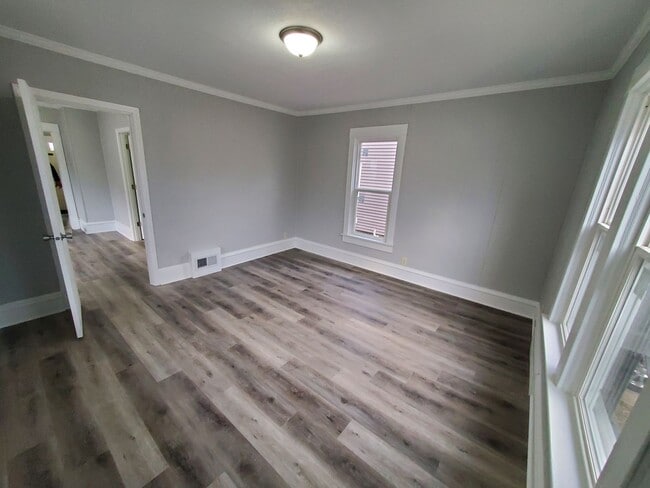 Building Photo - 164 N Lincoln Ave