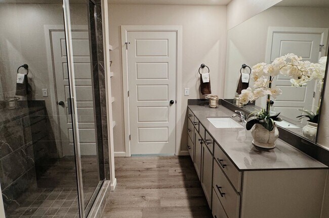 Building Photo - Townhome For Rent NW OKC!