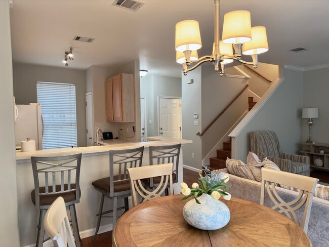 Building Photo - 2 Bedroom Townhome in Westcreek Ranch