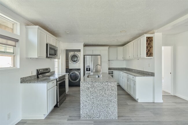 Building Photo - 928 Coen Rd