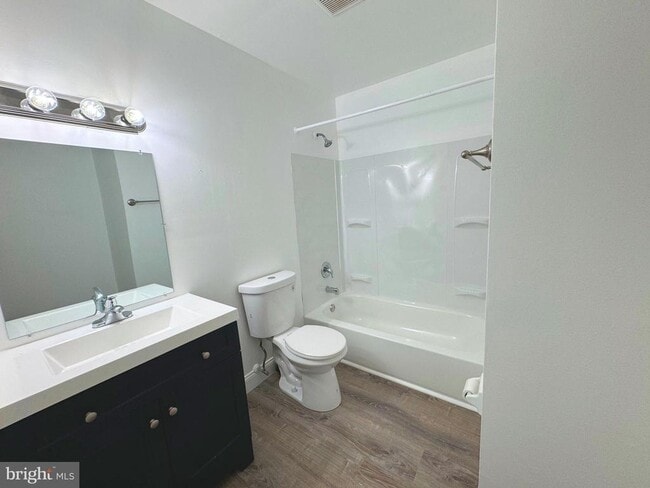 Building Photo - 400 Campbell Cir