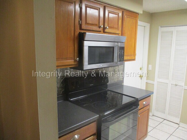 Building Photo - 3 Bed / 2 Bath home in Jacksonville