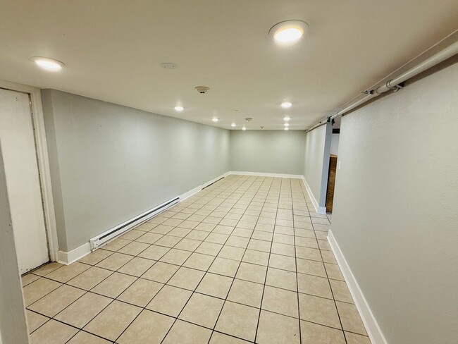 Building Photo - West End Location, Perfect for Daycare Center or Group Home