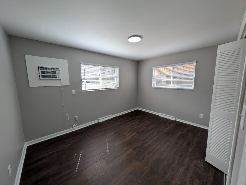 Building Photo - 110 Cromwell Pl