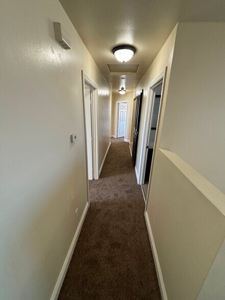 Building Photo - 324 W 77th St