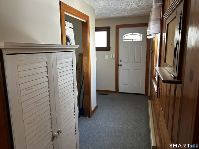 Building Photo - 5 Niles Rd