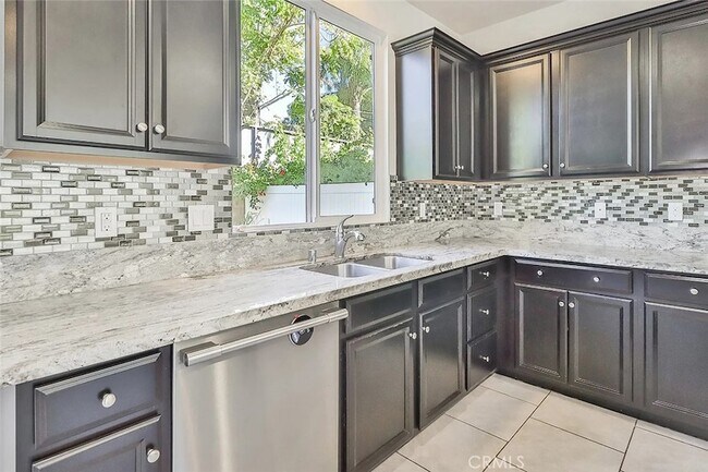 Building Photo - 6746 N Glasner Ln