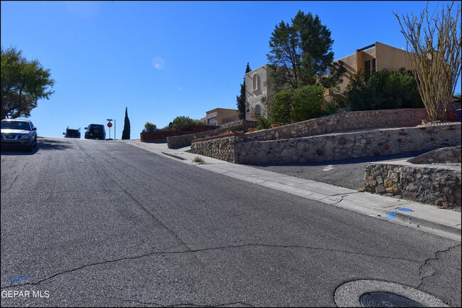 Building Photo - 3609 Okeefe Dr