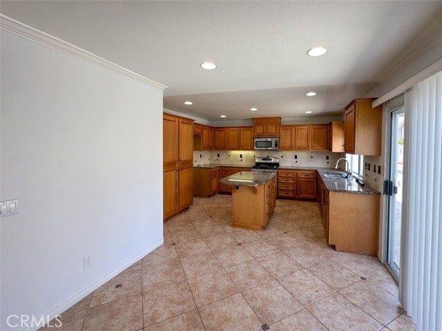 Building Photo - 22 Sequoia Dr