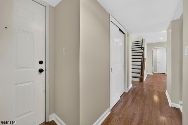 Building Photo - 94 Beverly Hl Ter