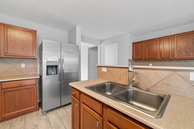Building Photo - 20610 Moonrise River Ln