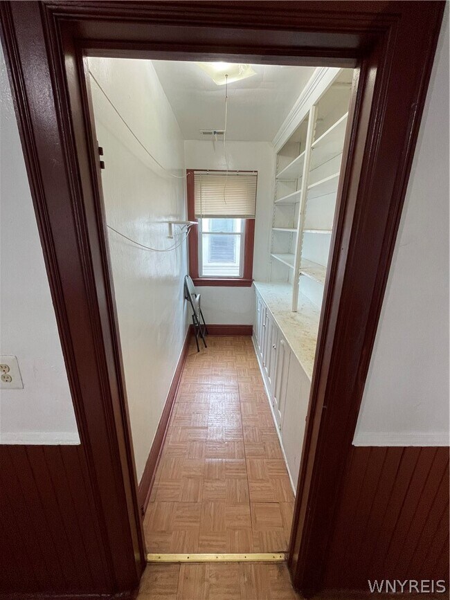 Building Photo - 298 Winslow Ave